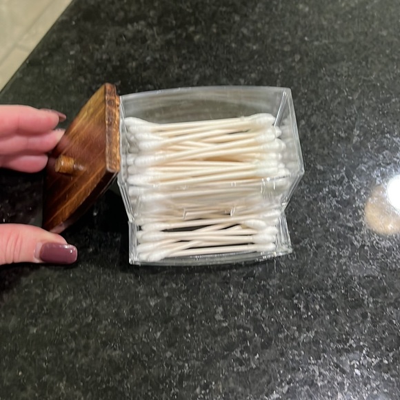 Q-Tip Holder - Picture 2 of 3